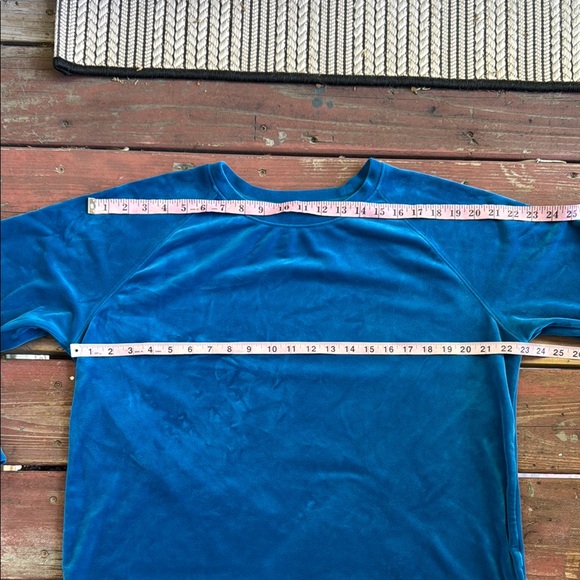 🌻FOR BUNDLES ONLY🌻 Time and Tru Blue Velvet Velour Pajama PJ Top - Picture 4 of 9